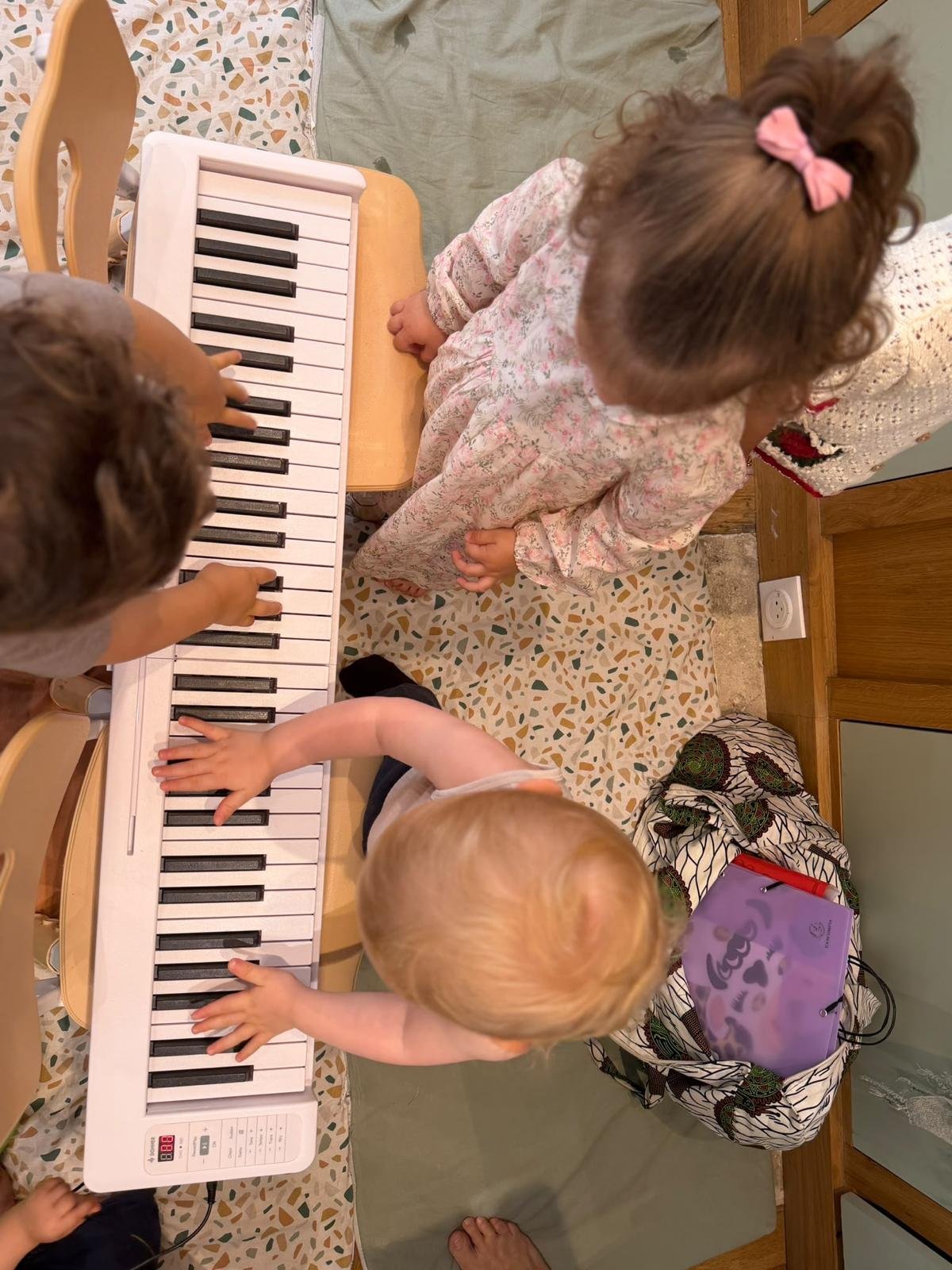 Éveil musical avec notre musicienne-pianiste Emily (6 mois - 5 ans) – Image 6