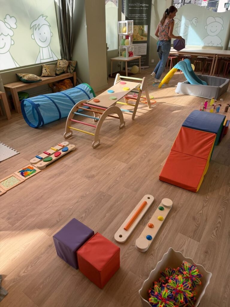 Parcours moteur Montessori (8 mois - 4 ans)