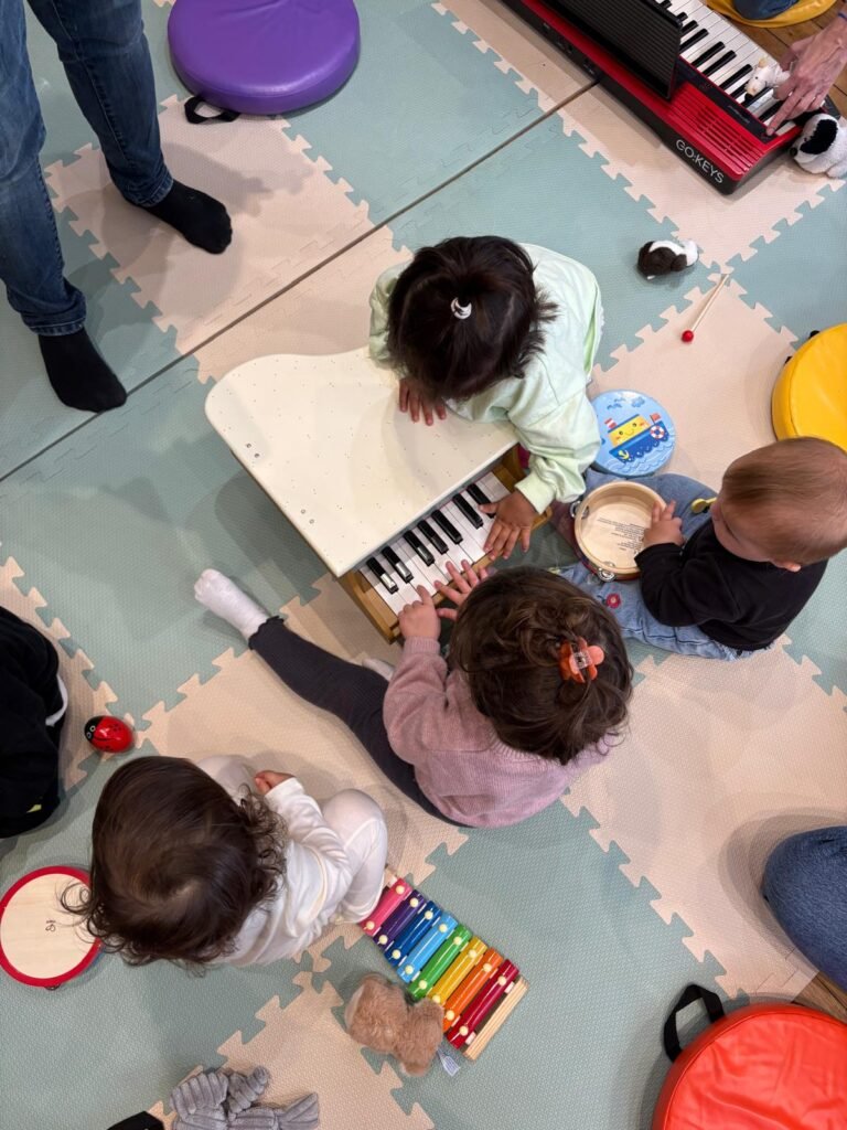 Éveil musical avec notre musicienne-pianiste Emily (6 mois - 5 ans)