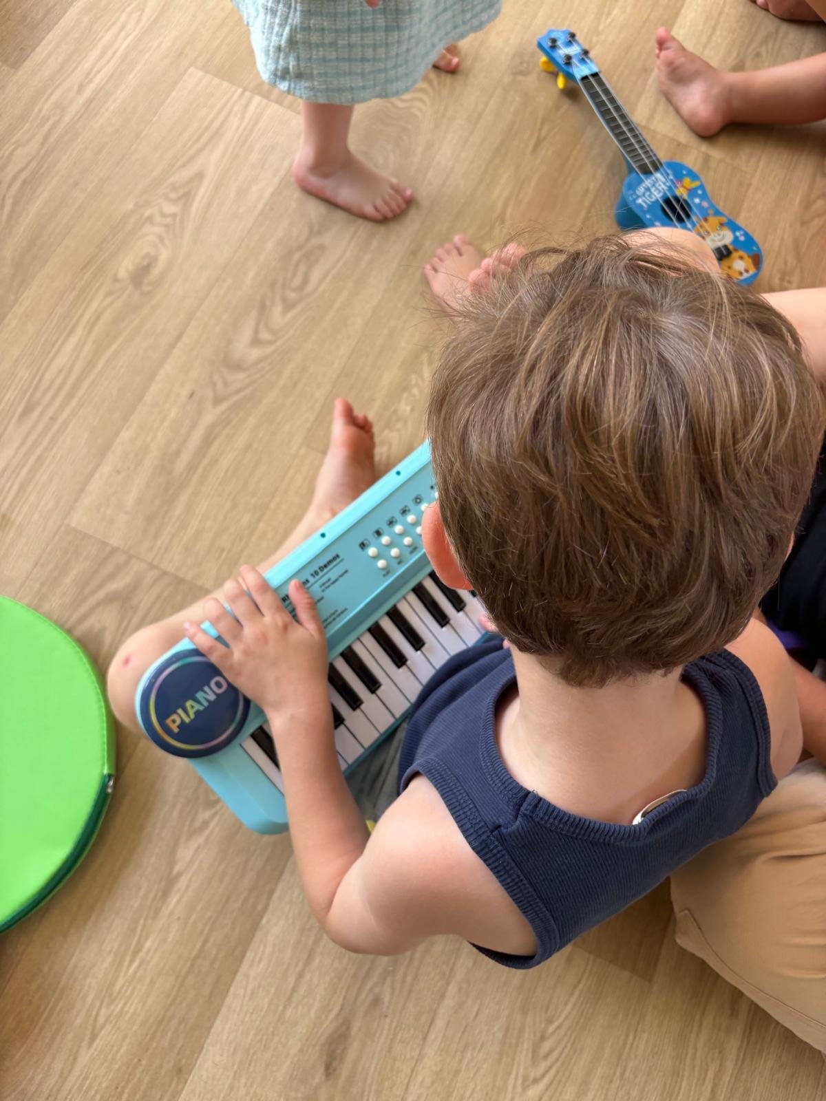 Éveil musical avec notre musicienne-pianiste Emily (6 mois - 5 ans) – Image 3